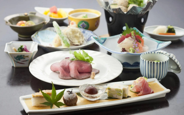 Kusatsu Hotel 1913 Bettei Pedalo