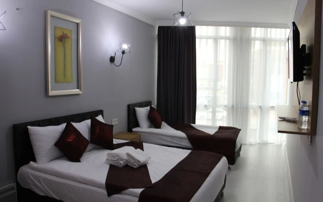 Grand Niki Hotel & Spa