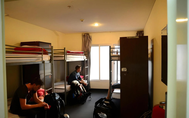 790 on George Backpackers