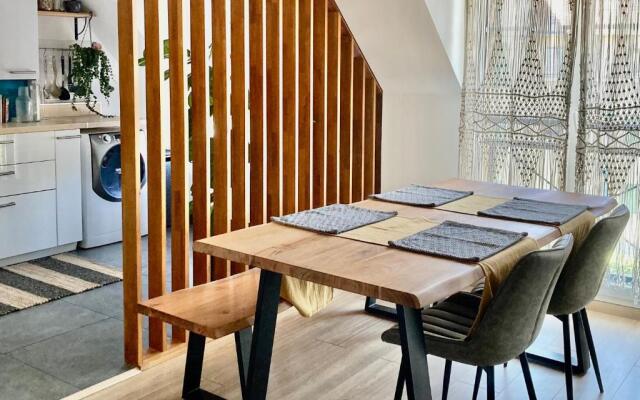 Comfy flat 7 min away from Disney