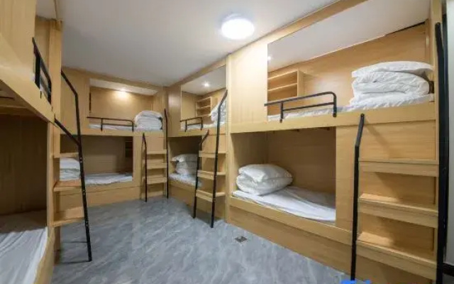 Renfa Luxury Beauty Hotel (Shantou High-Speed Rail Station Branch)