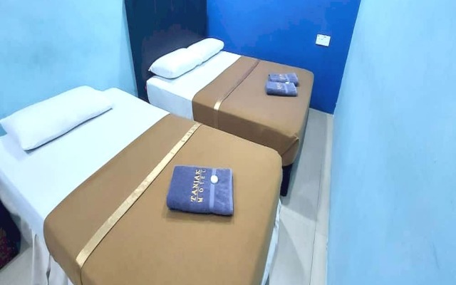 OYO 90937 Tanjak Hotel