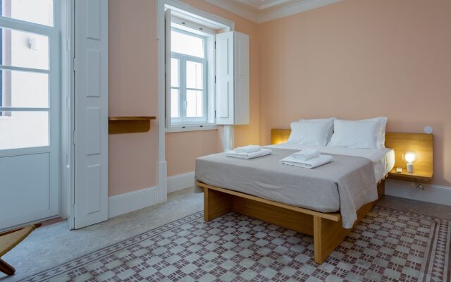 Pombaline Building V. Real Santo António