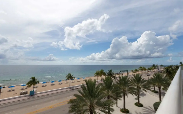 Pelicanstay in W Hotel Ft. Lauderdale