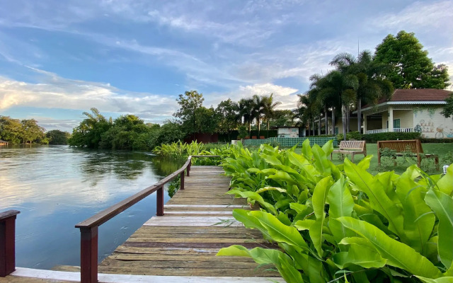 Ruenmaihom Riverside Cottage