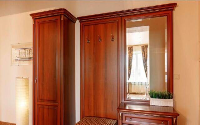 Аврора на улице Весенняя 10