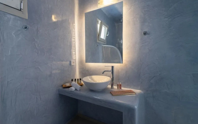 Santoterra Antigua Suites