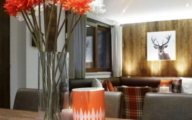 Ferm6 - 6-6p-5chbres-3sdb-120m?-10 / 12pers-valloire