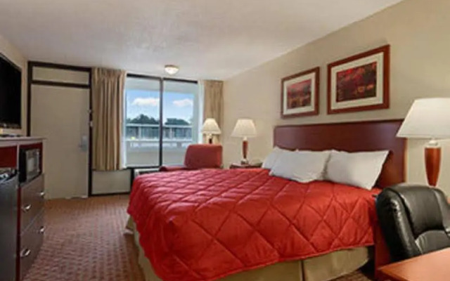 Ramada Burlington Hotel and Conference Center