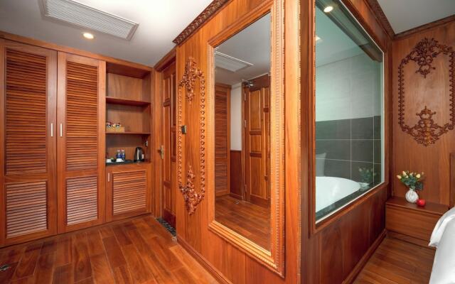 Monalisa Luxury Hotel