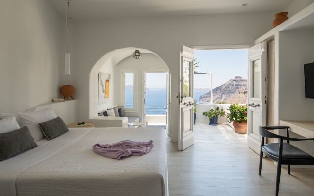 Porto Fira Suites