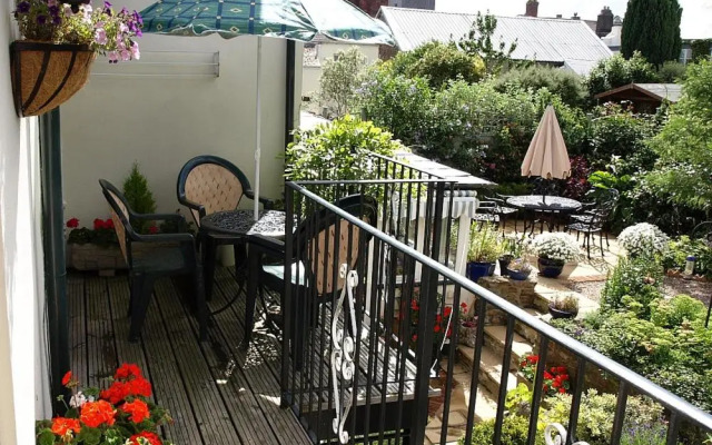 The Little Elbow Room