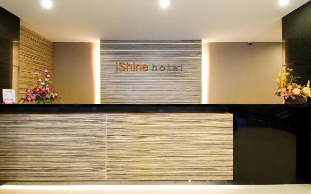 OYO 1729 I-shine Hotel
