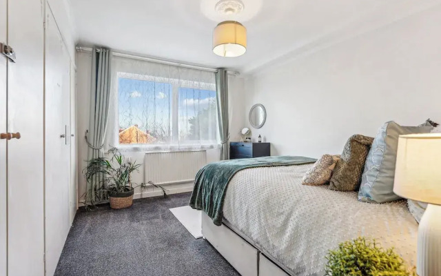 Spacious2br-balcony-parking-25mincentrallondon