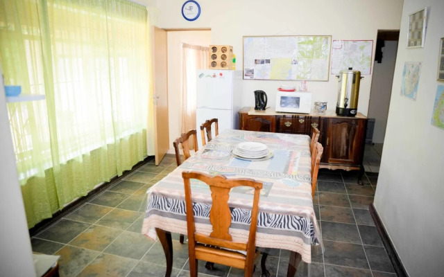 Terrylin Backpackers - Adults Only