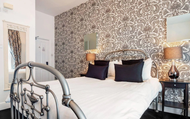 Somerset House Hotel & Restaurant