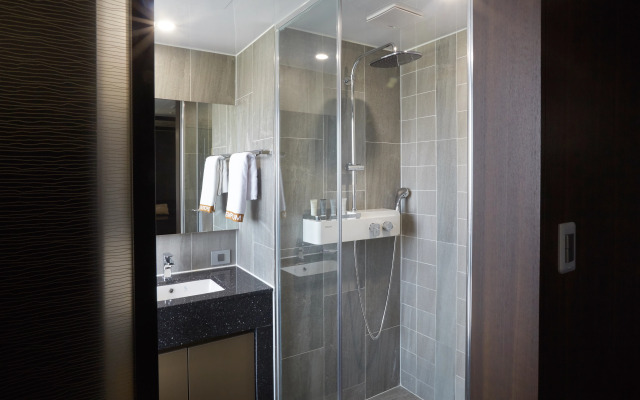 Royal Emporium Incheon Airport Hotel