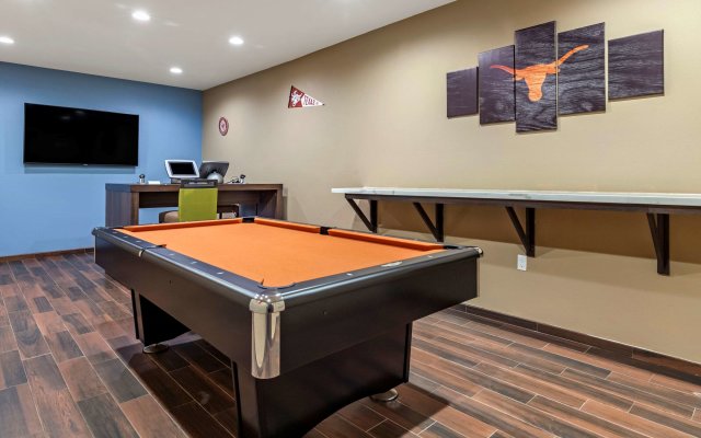 Comfort Suites