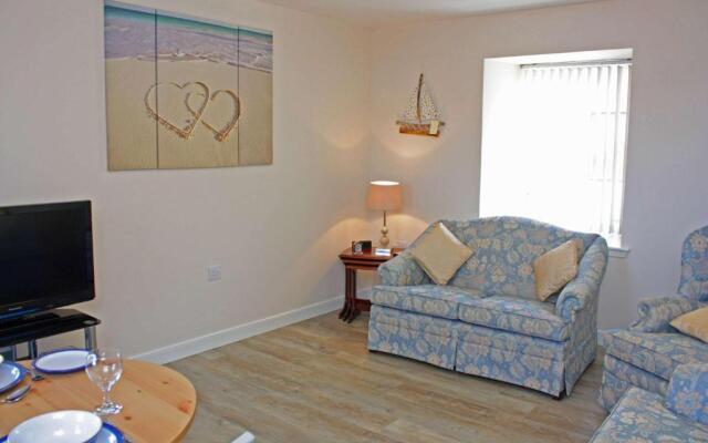 Apartment 8, The Granary