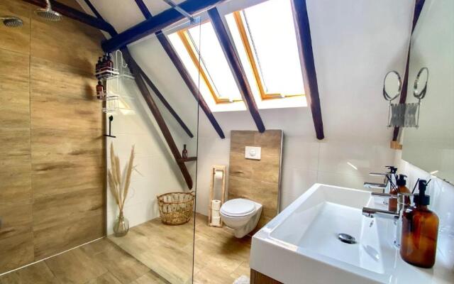 Studio Raif - Authentieke kamer met luxe privé badkamer