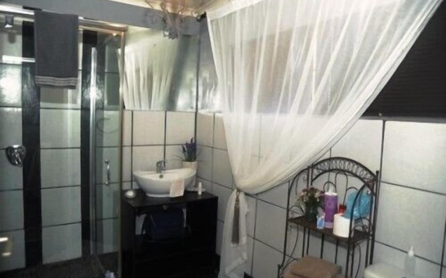 Cottonwood Guesthouse