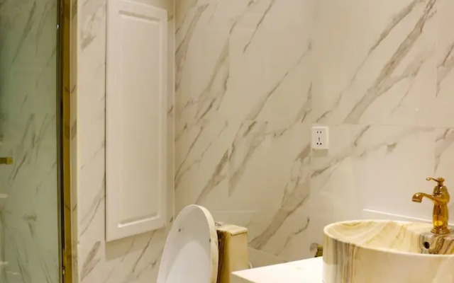 Elegance Hotel