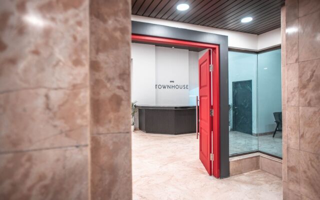 Super OYO Townhouse 1 Hotel Salemba