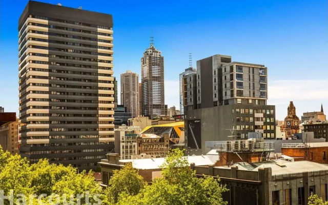 Central Studio in the Heart of Melbourne Cbd!