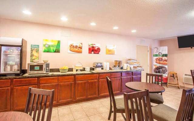 Quality Inn & Suites Vancouver - Hazel Dell