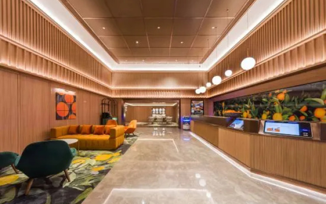 Orange Hotel (Beijing Second Foreign Language Institute Dalianpo Subway Station)