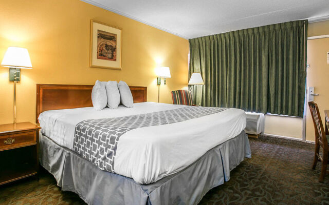 Rodeway Inn & Conference Center