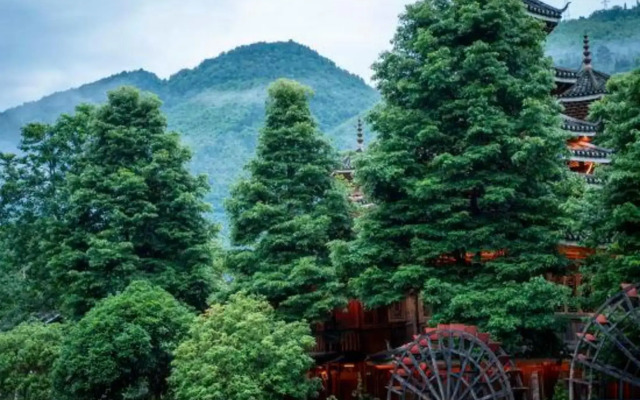 Guyun Langqiao Holiday Hotel