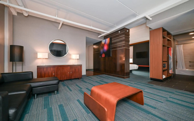 Aloft Charlotte City Center