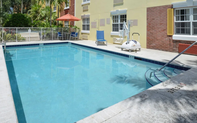 Candlewood Suites Miami Lakes an IHG Hotel