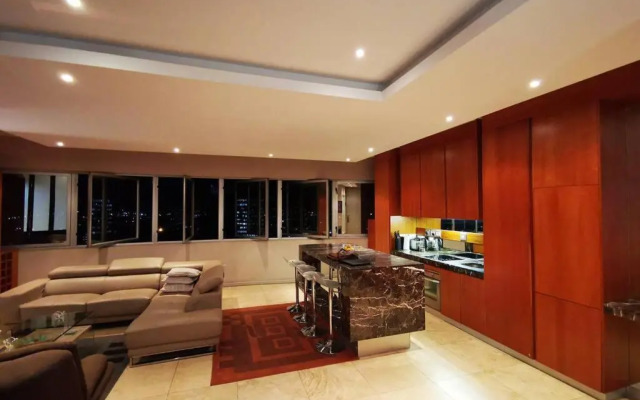 Amazing Joburg views &Unique CBD Luxury Experience