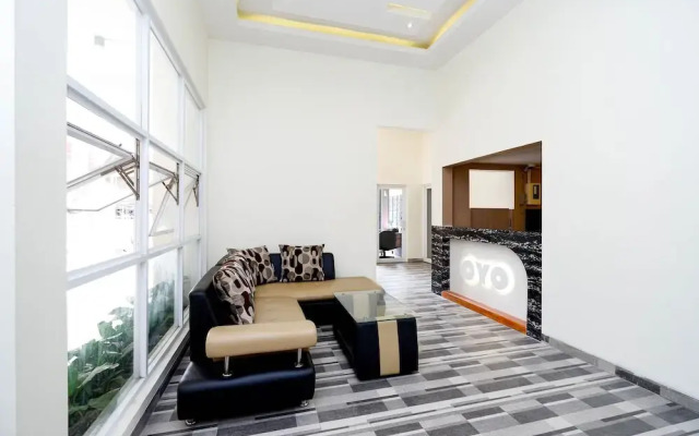 OYO Flagship 2124 Kars Inn Semarang