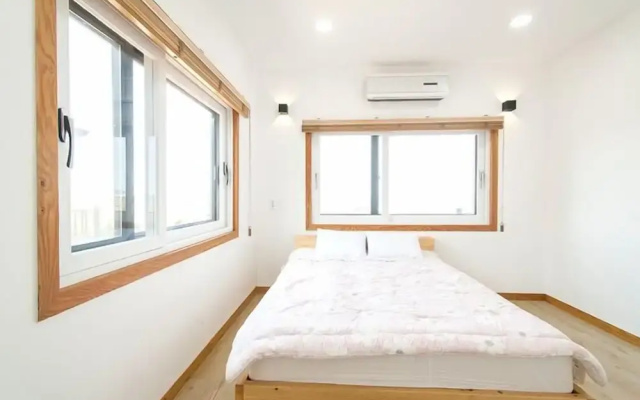 On The Stone Guesthouse 1 - Hostel