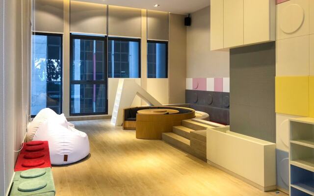 Expressionz Professional Suites by Luxurious Lifestyle Living