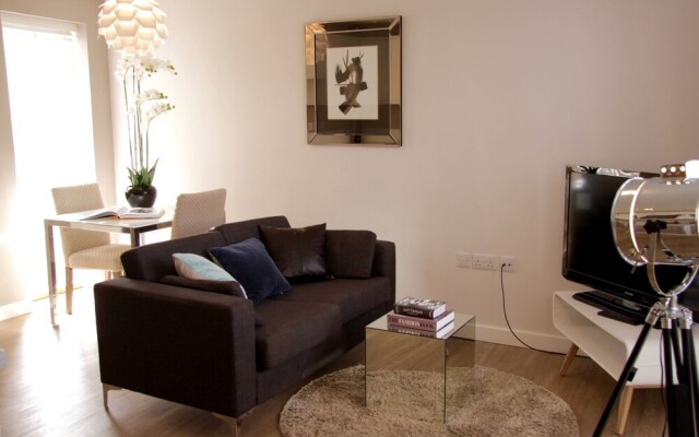 Lux Living Apartments - Florian House