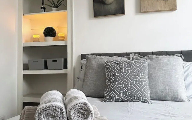 3 Bedroom House Near Liverpool Football Stadium