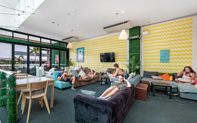 Holiday Inn Surfers Paradise