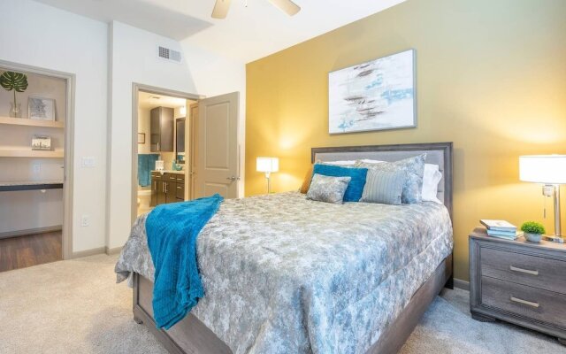 Luxurious Modern Midtown Cozy/fully Equipped Condo -