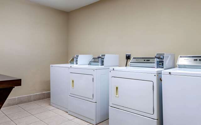 Comfort Suites Savannah Gateway I-95