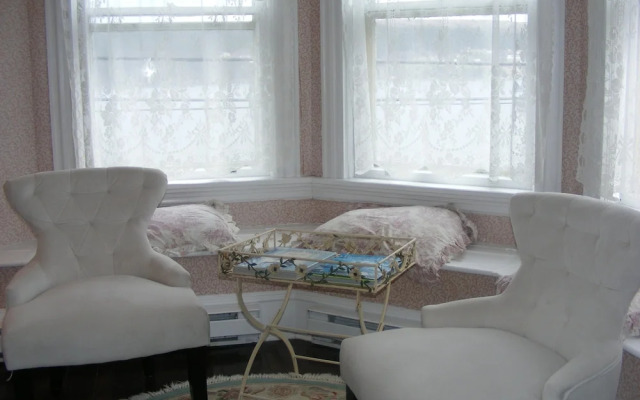Rothesay House Heritage Inn B&B