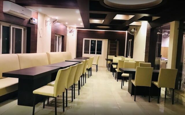 Hotel Maple Delite
