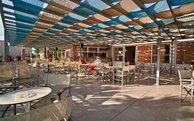 ILIOS APARTHOTEL(Tigaki)
