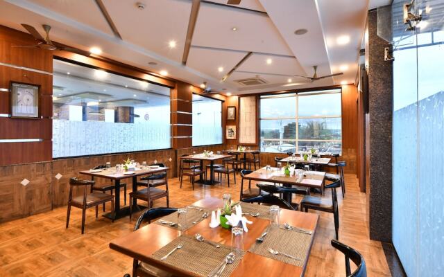 Click Hotel Sagar Plaza Chakan, Pune