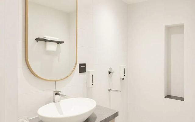 Q' Nest Hotel Cloud End Lansdowne