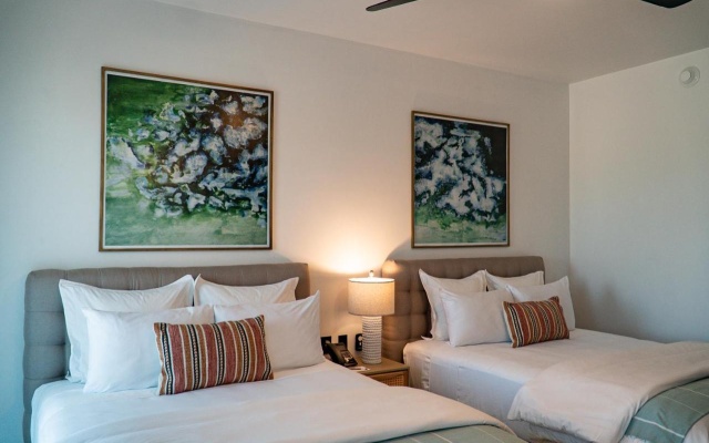 Flamboyan Hotel & Residences