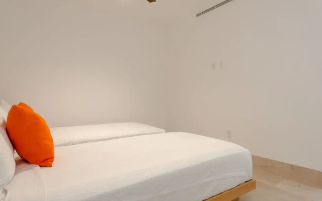 Oceana-212 by Playa District